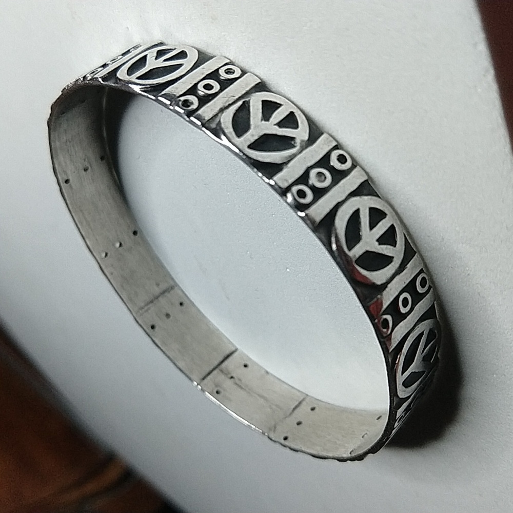 Vintage taxco mexico sterling silver eagle mark bangle peace sign bracelet - Picture 3 of 8